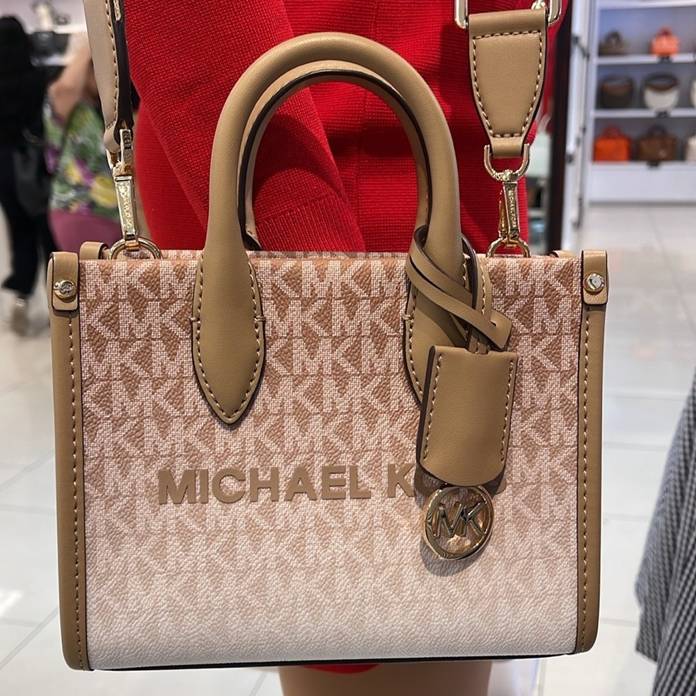 Michael Kors Mirella Extra-Small Ombré Logo Crossbody XBODY Shopper
Camel
NWT - Picture 1 of 16